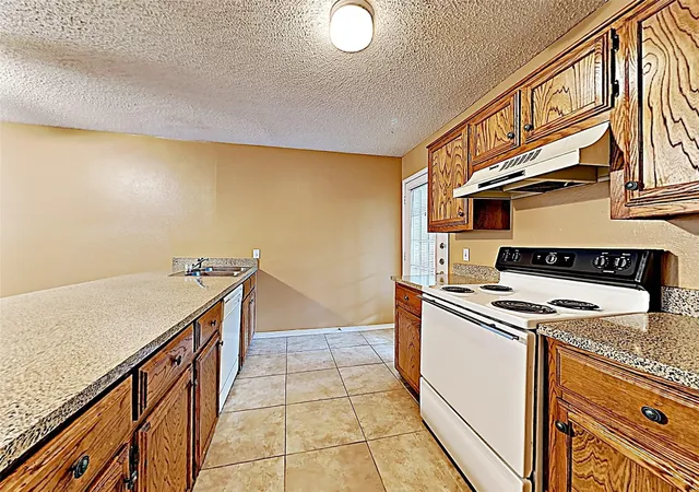 Photo 2 of Townhouse for sale at 146 Austin Stone Dr, Duncanville, TX 75137 | MLS# 21328155 | Listing updated on 2026-07-16