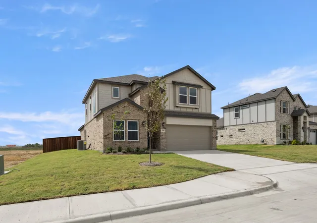 Photo 2 of Single family home for sale at 709 Durango St, Midlothian, TX 76065 | MLS# 21328137 | Listing updated on 2026-10-05
