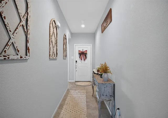 Photo 2 of Single family home for sale at 717 Durango Ln, Cleburne, TX 76033 | MLS# 21325369 | Listing updated on 2026-08-19