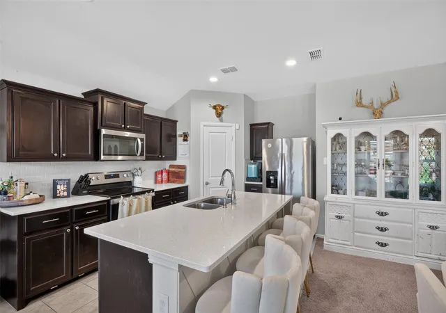 Photo 3 of Single family home for sale at 717 Durango Ln, Cleburne, TX 76033 | MLS# 21325369 | Listing updated on 2026-08-19