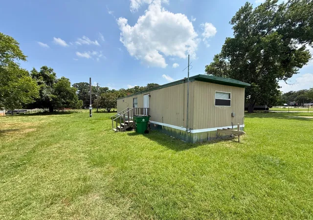 Photo 1 of Manufactured home for sale at 1524 Partridge Ct, Azle, TX 76020 | MLS# 21324286 | Listing updated on 2026-07-11