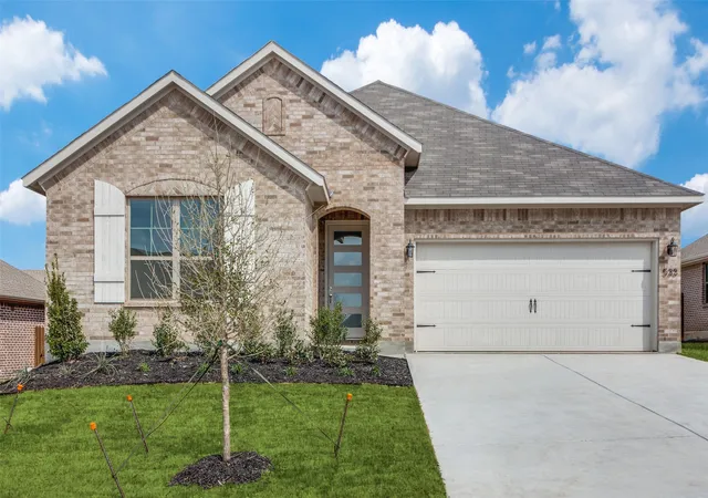 Photo 1 of Single family home for sale at 533 Hillcrest Cir, Justin, TX 76247 | MLS# 21328060 | Listing updated on 2026-08-24