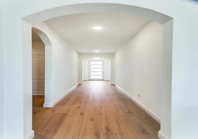 Photo 3 of Single family home for sale at 533 Hillcrest Cir, Justin, TX 76247 | MLS# 21328060 | Listing updated on 2026-08-24