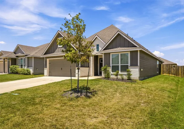 Photo 2 of Single family home for sale at 3228 Dottavio Rd, Lorena, TX 76655 | MLS# 21318610 | Listing updated on 2026-08-22