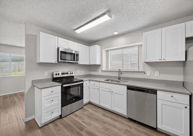 Photo 3 of Single family home for sale at 10165 Indian Mound Rd, Fort Worth, TX 76108 | MLS# 21327819 | Listing updated on 2026-08-21