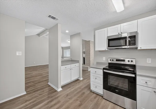 Photo 4 of Single family home for sale at 10165 Indian Mound Rd, Fort Worth, TX 76108 | MLS# 21327819 | Listing updated on 2026-08-21