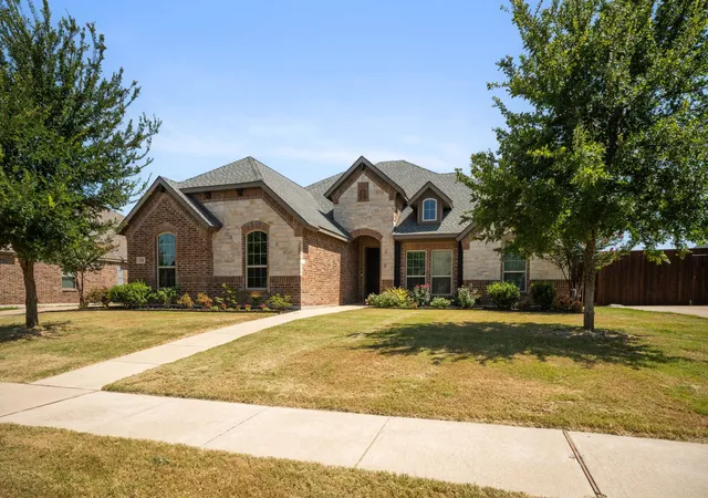 Photo 1 of Single family home for sale at 134 Water Garden Dr, Waxahachie, TX 75165 | MLS# 21328159 | Listing updated on 2026-08-26