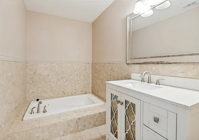 40th image of 630 Nw 11th St, Grand Prairie, TX 75050 | MLS# 21328098