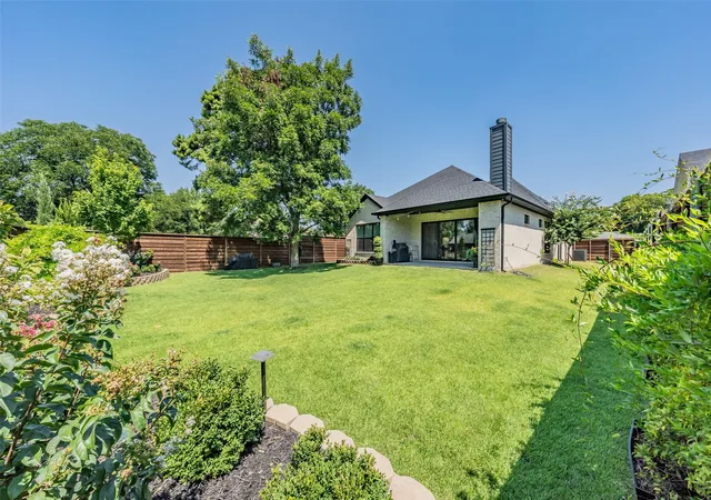 Photo 4 of Sale Pending at 1209 Hilltop Dr #TX, Grapevine, TX 76051 | MLS# 21328209 | Listing updated on 2026-09-21