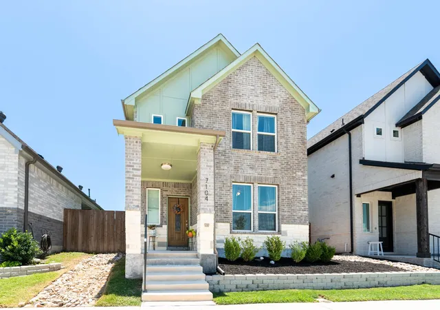 Photo 2 of Single family home for sale at 7104 Bayhill Ln, Rowlett, TX 75088 | MLS# 21327996 | Listing updated on 2026-08-22