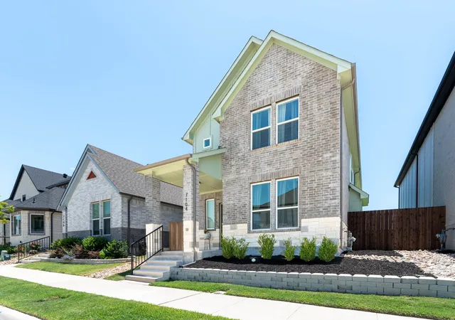 Photo 3 of Single family home for sale at 7104 Bayhill Ln, Rowlett, TX 75088 | MLS# 21327996 | Listing updated on 2026-08-22