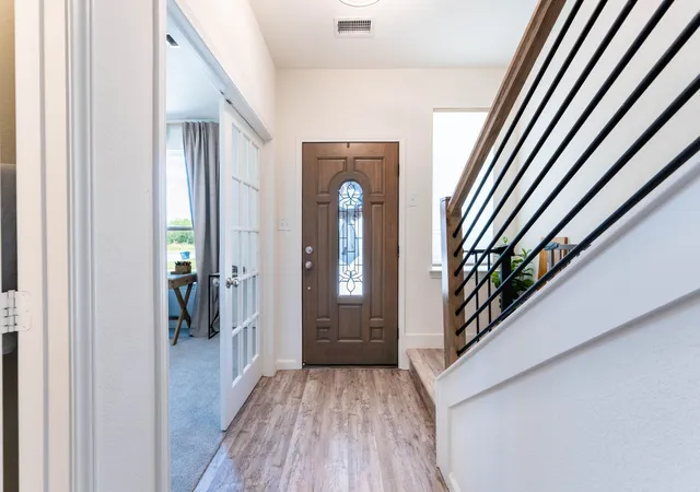 Photo 4 of Single family home for sale at 7104 Bayhill Ln, Rowlett, TX 75088 | MLS# 21327996 | Listing updated on 2026-08-22