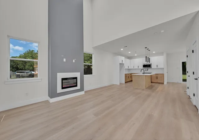 Photo 2 of Single family home for sale at 3639 Pueblo St, Dallas, TX 75212 | MLS# 21327284 | Listing updated on 2026-08-28