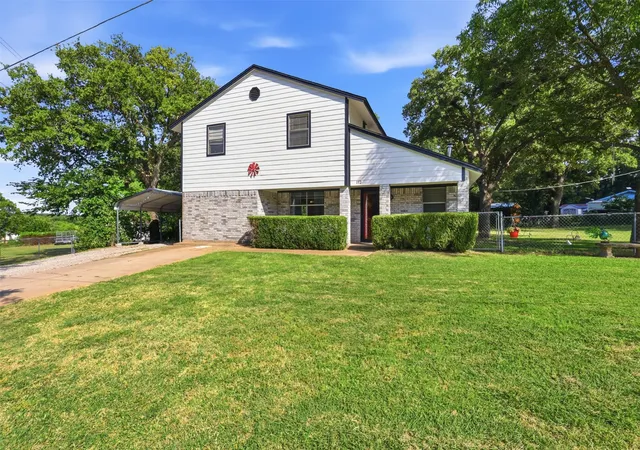 Photo 1 of Single family home for sale at 112 Spanish Trl, Weatherford, TX 76088 | MLS# 21318669 | Listing updated on 2026-08-28