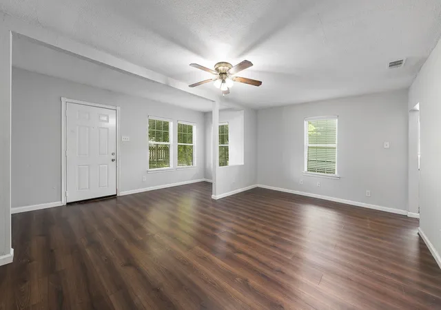 Photo 4 of Single family home for sale at 1330 Fordham Rd, Dallas, TX 75216 | MLS# 21325679 | Listing updated on 2026-08-11
