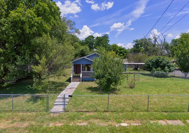 Photo 2 of Single family home for sale at 403 Dallas, Waco, TX 76704 | MLS# 21328003 | Listing updated on 2026-07-11