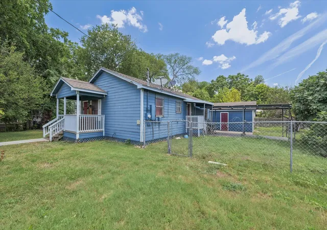 Photo 3 of Single family home for sale at 403 Dallas, Waco, TX 76704 | MLS# 21328003 | Listing updated on 2026-07-11