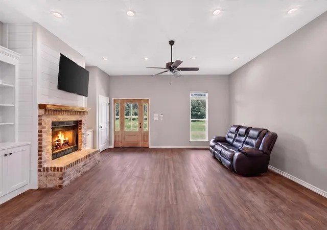 Photo 3 of House for sale at 1094 County Road 2389, Alba, TX 75410 | MLS# 21328293 | Listing updated on 2026-09-24