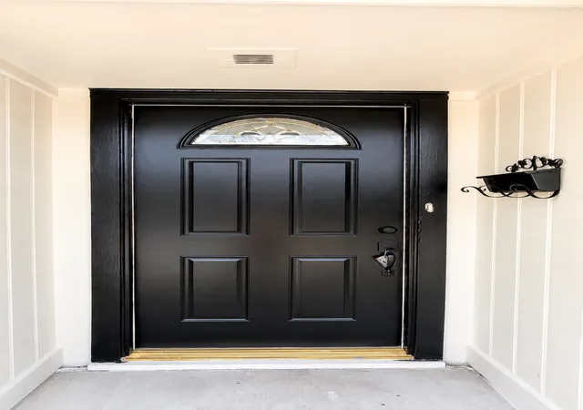 Photo 3 of Sale Pending at 946 Highland Oaks Dr, Dallas, TX 75232 | MLS# 21327258 | Listing updated on 2026-10-01