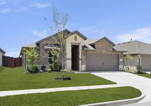 Photo 2 of Sale Pending at 213 Van Horn Dr, Terrell, TX 75160 | MLS# 21328329 | Listing updated on 2026-10-06