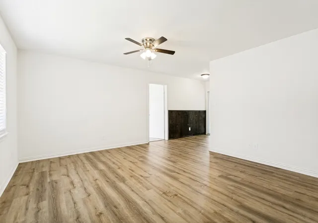 4th image of 103 Southmanor Ct, Sanger, TX 76266 | MLS# 21325550