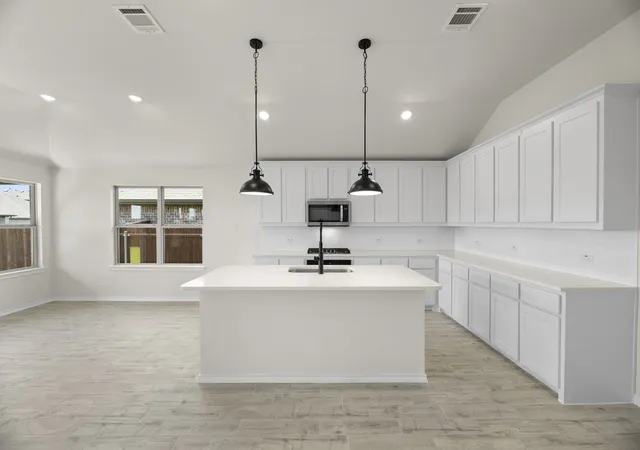 Photo 3 of Single family home for sale at 211 Van Horn Dr, Terrell, TX 75160 | MLS# 21328345 | Listing updated on 2026-10-01