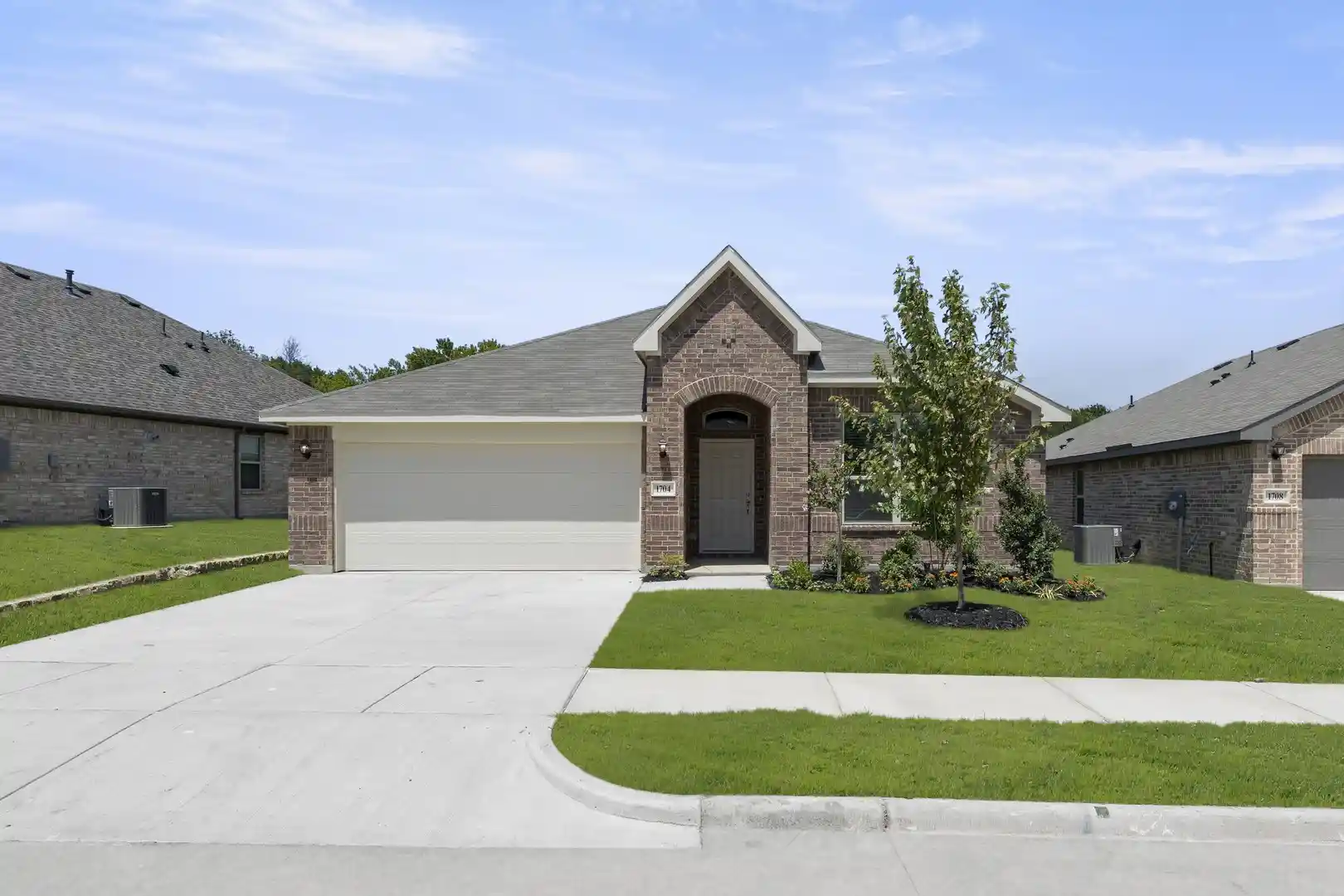 Photo 1 of Single family home for sale at 1704 Quapaw Trl, Mesquite, TX 75149 | MLS# 21328357 | Listing updated on 2026-10-29