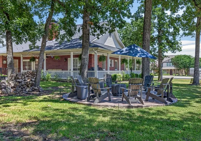 Photo 2 of Single family home for sale at 233 Saint Andrews Dr E, Mabank, TX 75156 | MLS# 21328370 | Listing updated on 2026-09-07