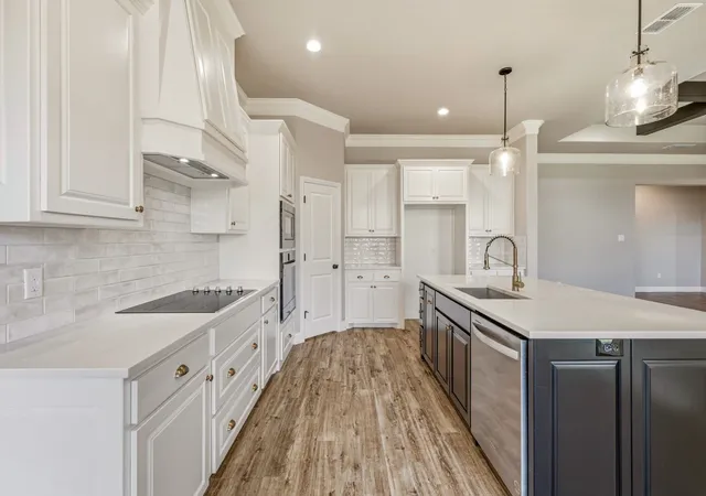Photo 1 of Single family home for sale at 162 Breeders Dr, Willow Park, TX 76087 | MLS# 21328360 | Listing updated on 2026-07-16