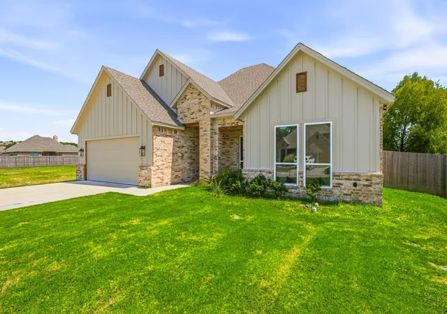 2nd image of 162 Breeders Dr, Willow Park, TX 76087 | MLS# 21328360