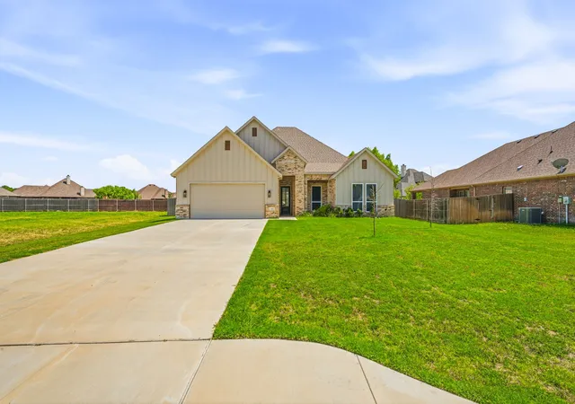 3rd image of 162 Breeders Dr, Willow Park, TX 76087 | MLS# 21328360