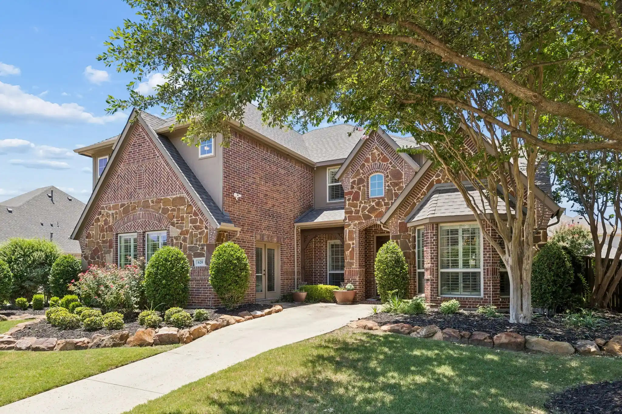Single family home for sale at 620 Paint Creek Ct, Murphy, TX 75094 | MLS# 21327640