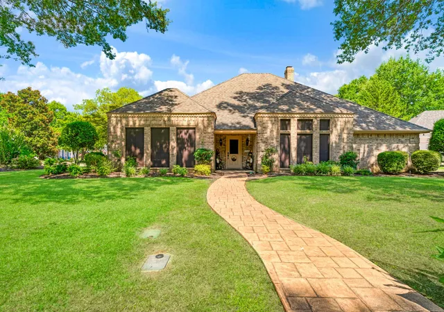 Photo 1 of Sale Pending at 2850 Willow Bnd, Paris, TX 75462 | MLS# 21325838 | Listing updated on 2026-08-24