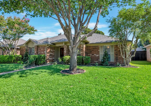 Photo 2 of Single family home for sale at 638 Duncan Dr, Coppell, TX 75019 | MLS# 21328354 | Listing updated on 2026-09-21