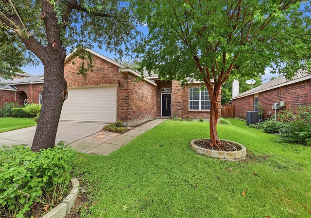 Photo 1 of Single family home for sale at 6013 Goldenrod Dr, Denton, TX 76208 | MLS# 21328383 | Listing updated on 2026-07-17