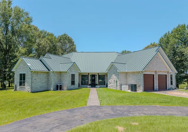 Photo 1 of Single family home for sale at 263 County Road 1602, Linden, TX 75562 | MLS# 21328387 | Listing updated on 2026-08-19