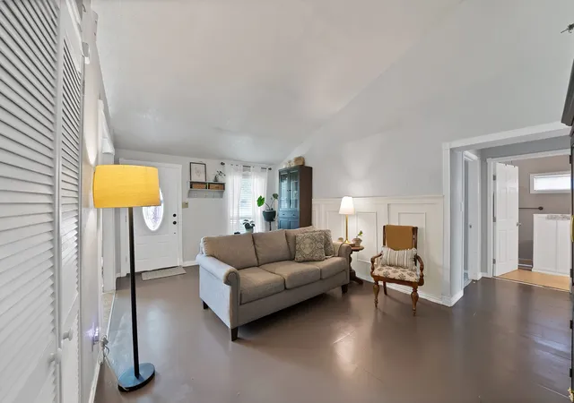 Photo 3 of Single family home for sale at 9519 County View Rd, Dallas, TX 75249 | MLS# 21328428 | Listing updated on 2026-08-24