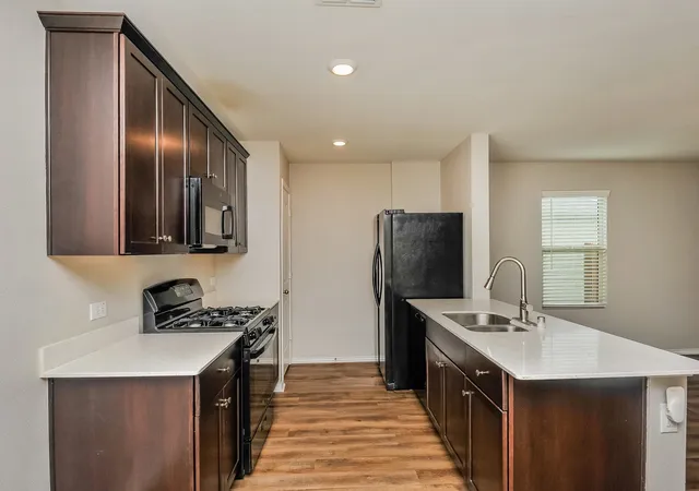 2nd image of 305 Anvil Dr, Haslet, TX 76052 | MLS# 21327895