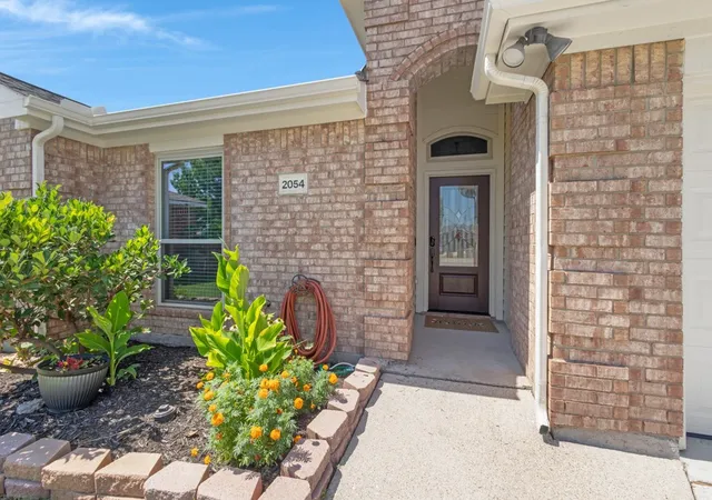 3rd image of 2054 Lake Pointe Dr, Little Elm, TX 75068 | MLS# 21328448