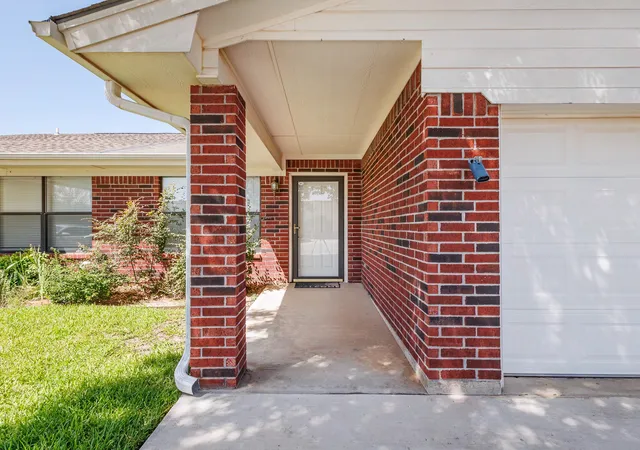 Photo 2 of Single family home for sale at 215 Wills Wy, Early, TX 76802 | MLS# 21328478 | Listing updated on 2026-10-07