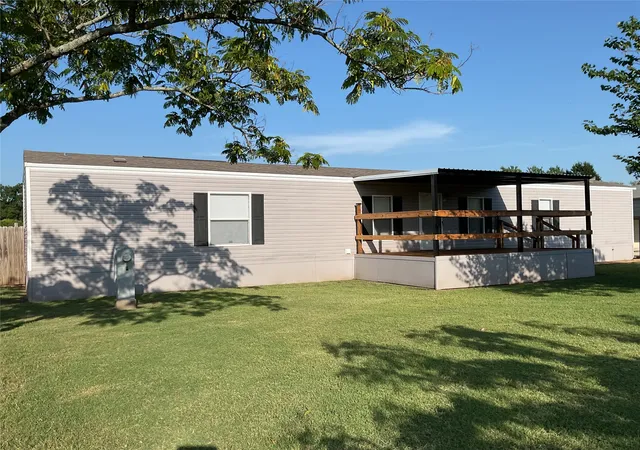 Photo 2 of Manufactured home for sale at 118 Willow Ridge Cir, Sherman, TX 75092 | MLS# 21325787 | Listing updated on 2026-09-06
