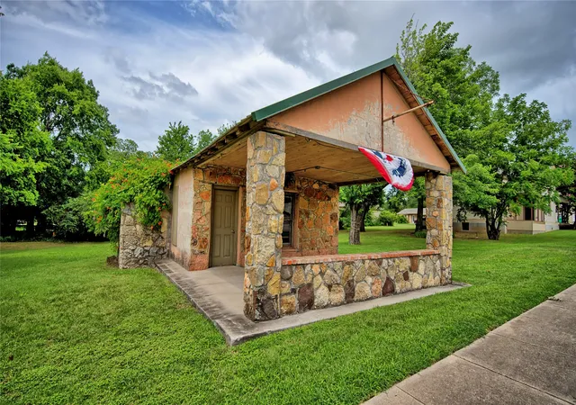 Photo 1 of Sale Pending at 408 S Broad St, Saint Jo, TX 76265 | MLS# 21328482 | Listing updated on 2026-09-06