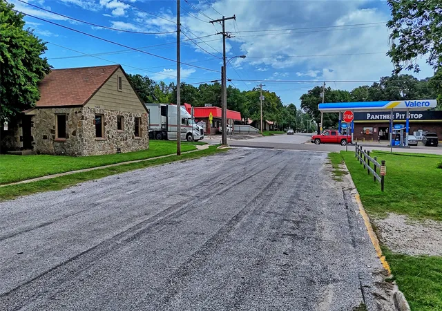 Photo 4 of Sale Pending at 408 S Broad St, Saint Jo, TX 76265 | MLS# 21328482 | Listing updated on 2026-09-06