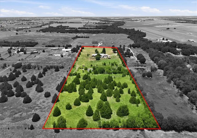 Photo 1 of Land for sale at 611 Johnston Rd, Waxahachie, TX 75167 | MLS# 21327466 | Listing updated on 2026-08-10
