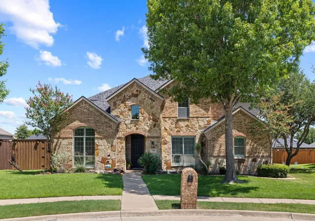 Photo 1 of Single family home for sale at 7101 New Bury Ct, Rowlett, TX 75089 | MLS# 21328483 | Listing updated on 2026-07-25