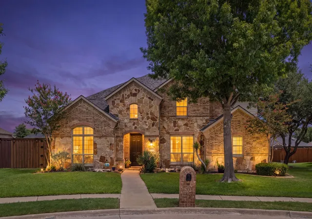 Photo 2 of Single family home for sale at 7101 New Bury Ct, Rowlett, TX 75089 | MLS# 21328483 | Listing updated on 2026-07-25