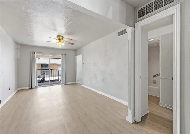 Listing Photo 4 - Condo for sale in building located at 15918 Clb Crest Dr, Dallas, TX 75248 - Unit #2111