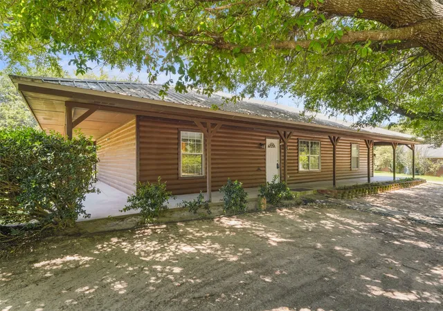 Photo 2 of Single family home for sale at 1112 Caprice Dr, Grand Saline, TX 75140 | MLS# 21326805 | Listing updated on 2026-08-22