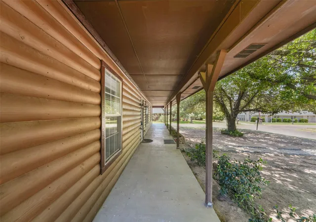 Photo 4 of Single family home for sale at 1112 Caprice Dr, Grand Saline, TX 75140 | MLS# 21326805 | Listing updated on 2026-08-22