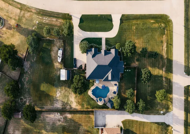 Photo 2 of Single family home for sale at 3650 Baylor Blvd, Midlothian, TX 76065 | MLS# 21325707 | Listing updated on 2026-09-25